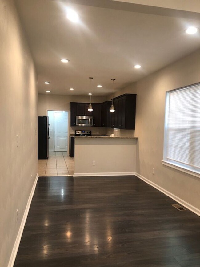 Building Photo - Ballentine Place