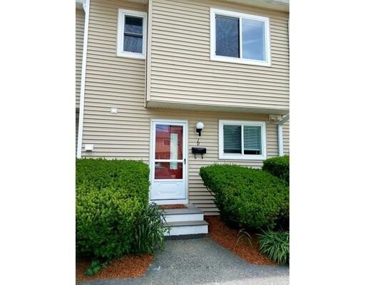 Primary Photo - 1 Markham Cir