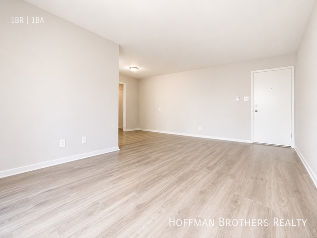 Building Photo - 141 N Hamilton Dr