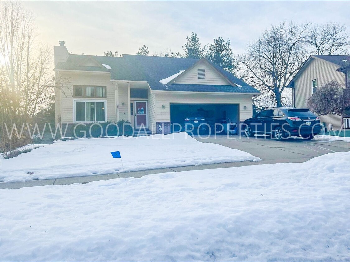 Large 4 Bedroom, 2 Bathroom Home in West D... House Rental in West