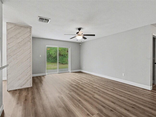 Foto del edificio - 109 Wild Elm Ct