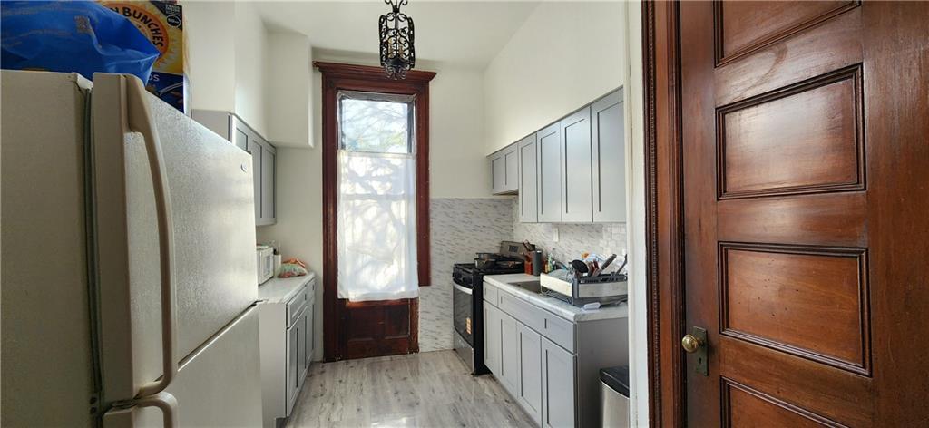 Foto del edificio - 1458 Dean St