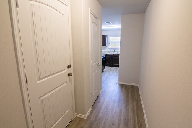 Building Photo - Applewhite Meadows - 2310 Redlove Dr. San ...