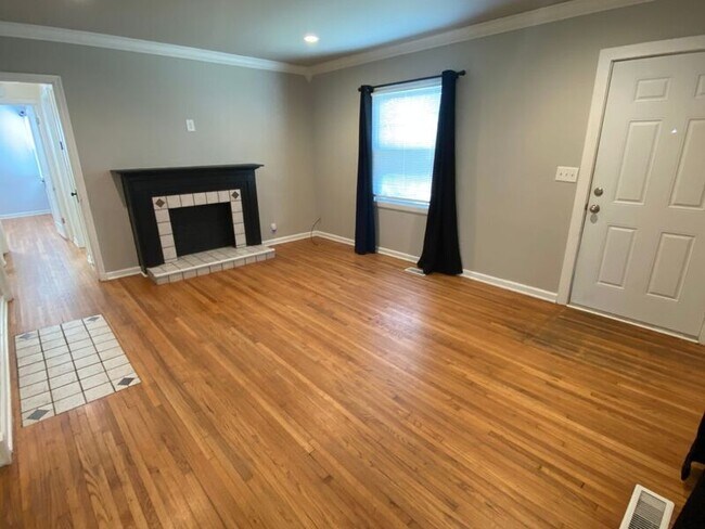 Foto del edificio - 3807 E 22nd St