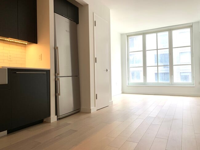 Interior Photo - 535 W 43rd Street