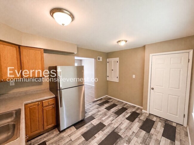Foto del edificio - 4001 Cranberry Ln