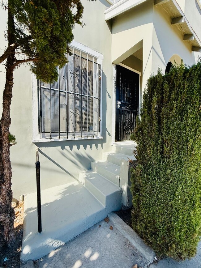 Photo - 1801 W 39th St Apartment