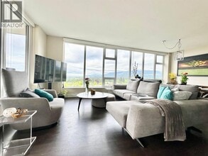 Building Photo - 150 15th St W