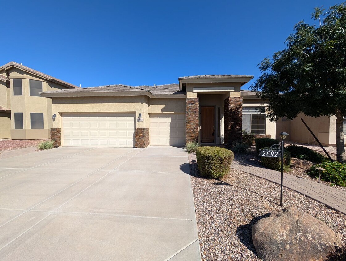Foto principal - 4 bedroom 2 Bathroom Cooper Commons Home