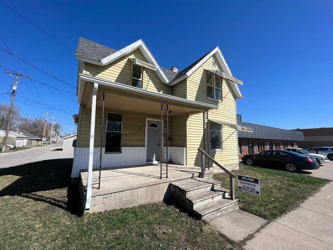 Primary Photo - 3 br, 1 bath House - 15 N 14th Street