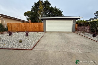 Building Photo - 2490 Fleetwood Dr