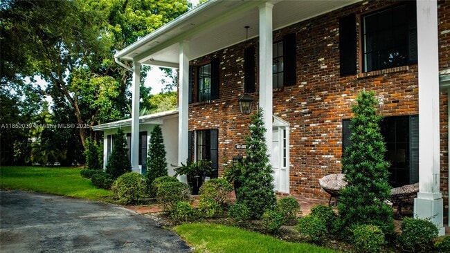 Building Photo - 10700 Old Cutler Rd