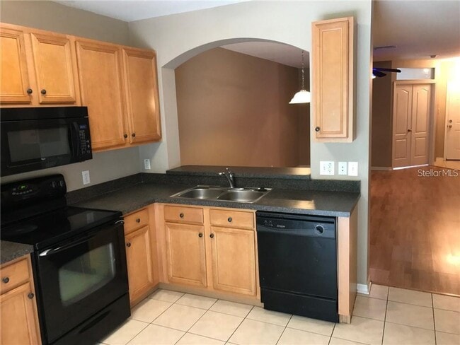 Building Photo - 15776 Fishhawk Falls Dr