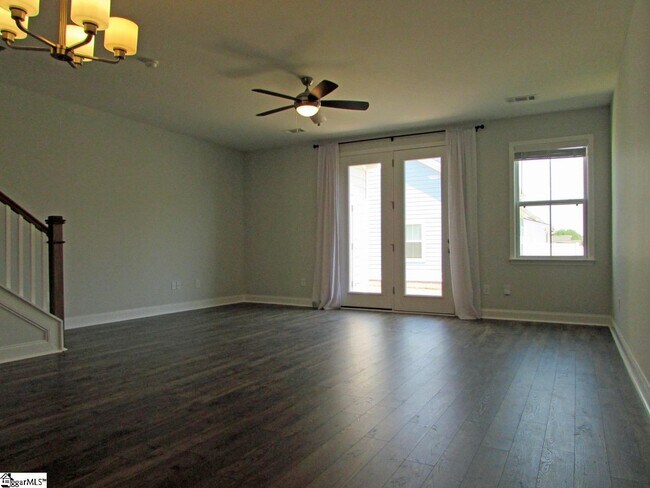 Building Photo - 116 Turfway Dr