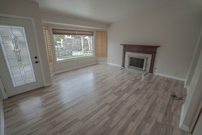 Foto del edificio - Charming Single-Story 2-Bedroom Home in Saugus!