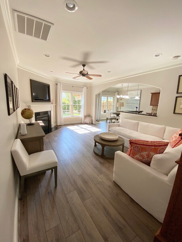 Den - 3052 Eagle Ridge Ln