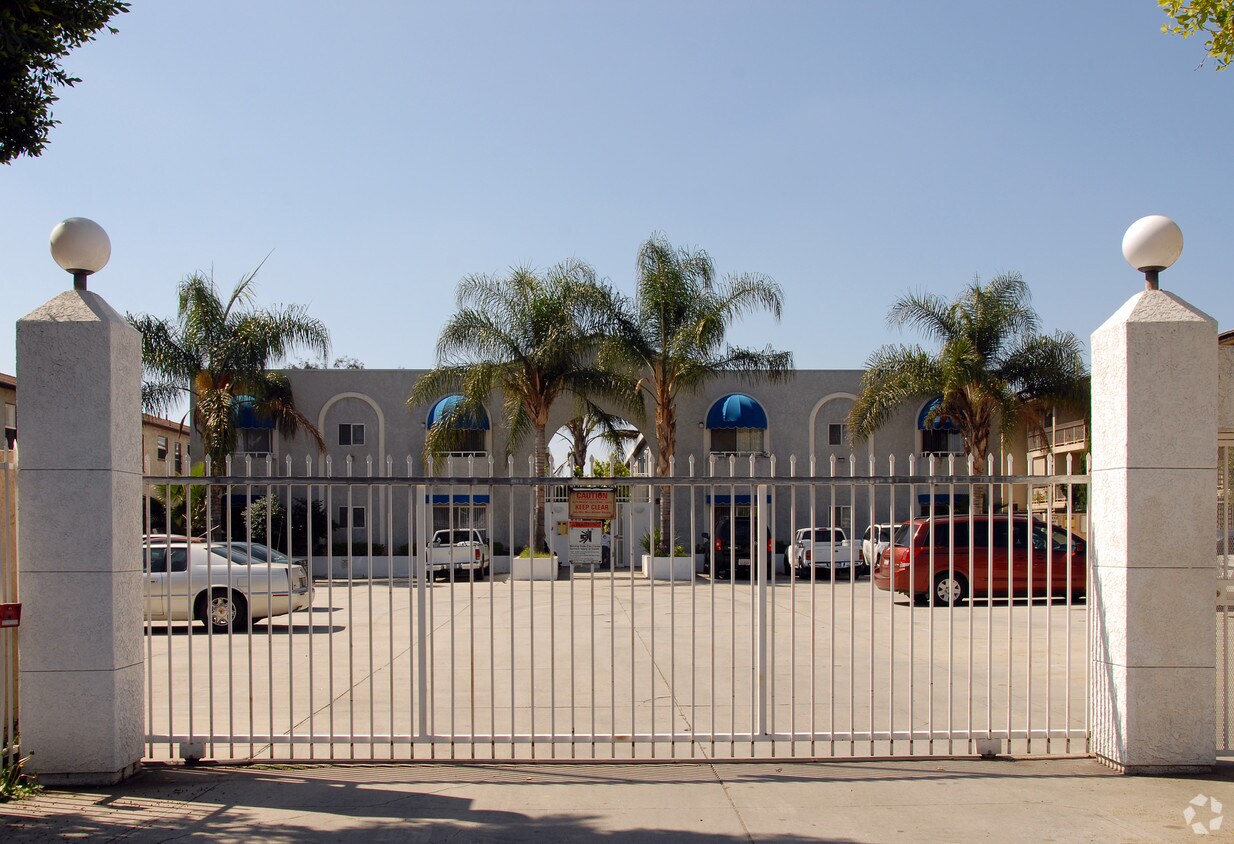 9537 ¡Laurel Canyon blvd. - 9537 Laurel Canyon Blvd