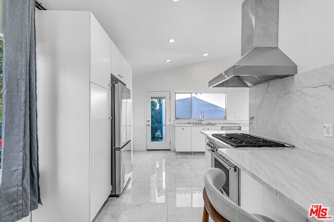 Foto del edificio - 3632 Amesbury Rd