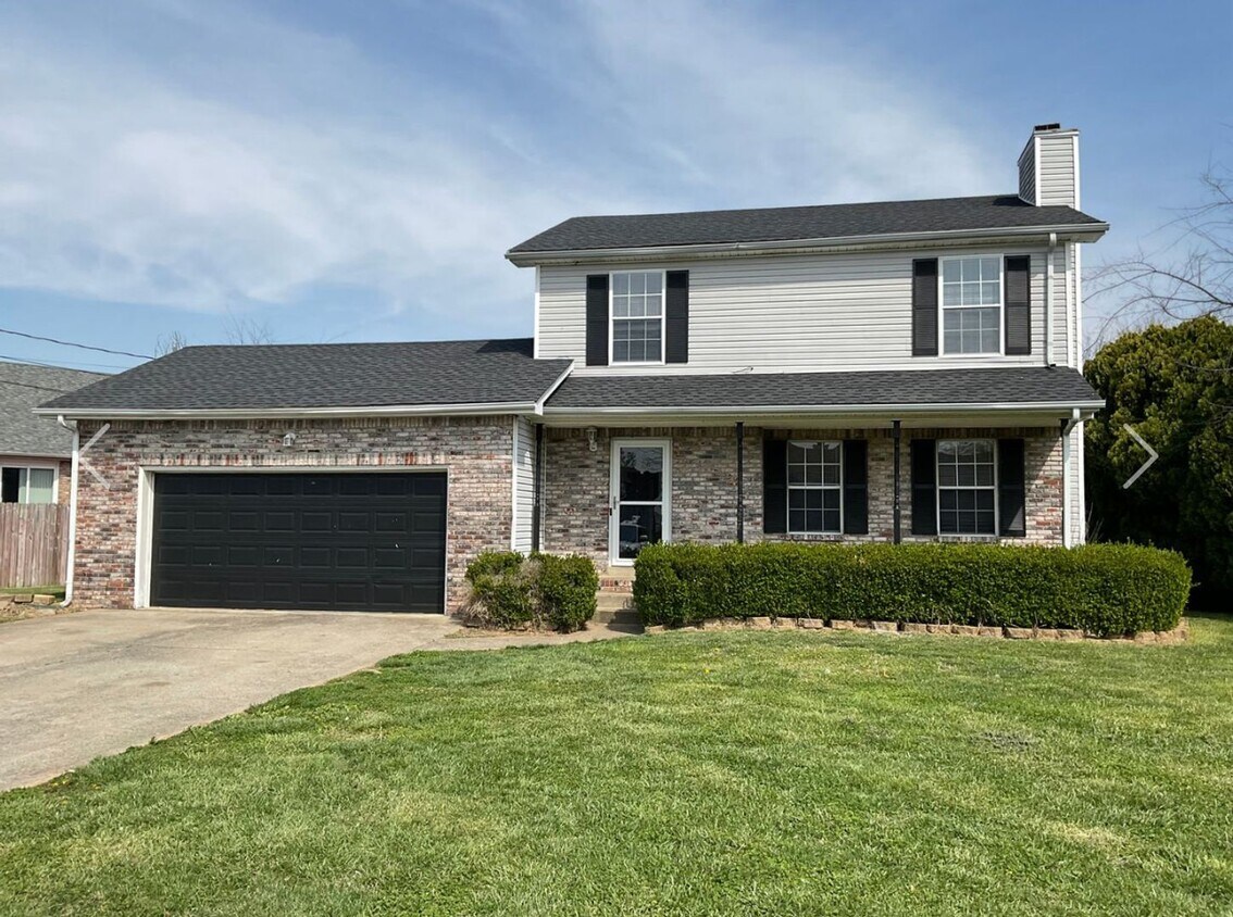 Foto principal - 3 Bedroom 2 Bathroom Home with Fenced in B...