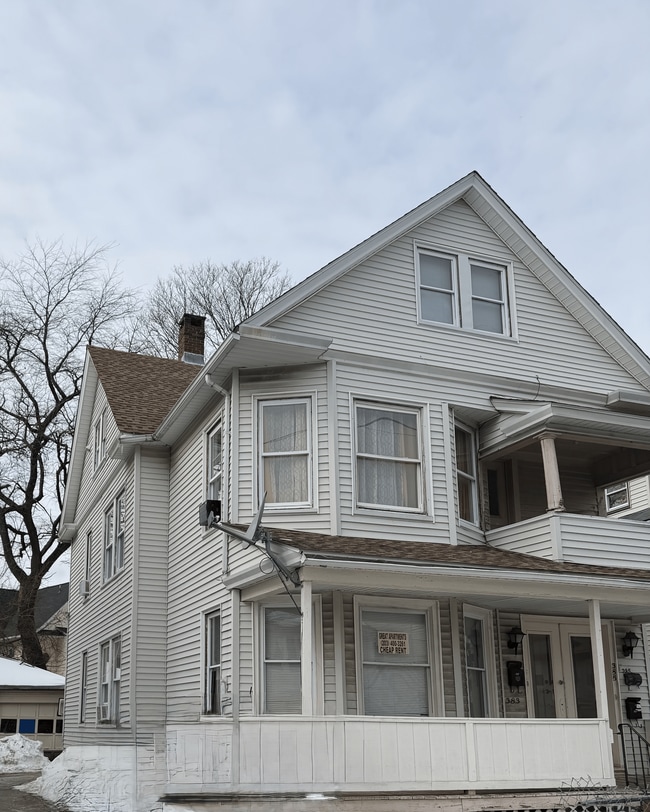 Building Photo - 385 Huntington Rd