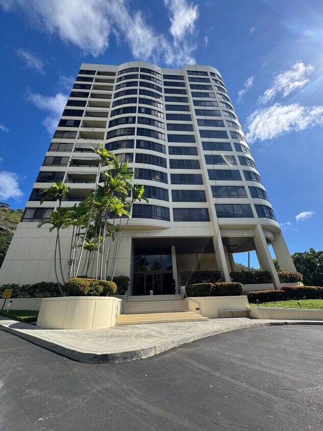 Available now | A 2 Bedroom, 2 Bathroom Condo with 2 assigned parking stalls at The Plaza Hawaii Kai - Available now | A 2 Bedroom, 2 Bathroom Condo with 2 assigned parking stalls at The Plaza Hawaii Kai