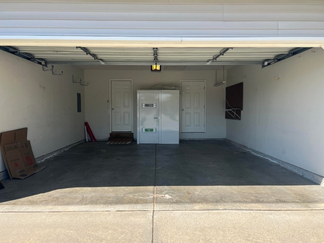 Building Photo - 519 S Casa Grande Ave