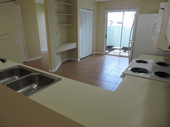 Foto del edificio - 6239 Riverwalk Ln