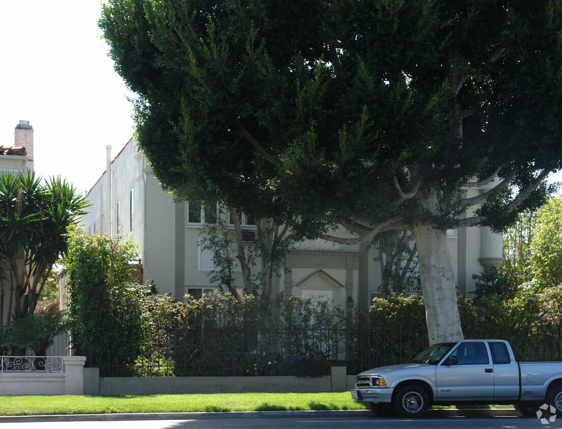 Foto del edificio - 9354 W Olympic Blvd