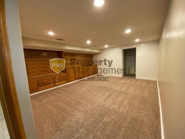 Building Photo - GREAT! 4 bedrooms family home in Provo!!