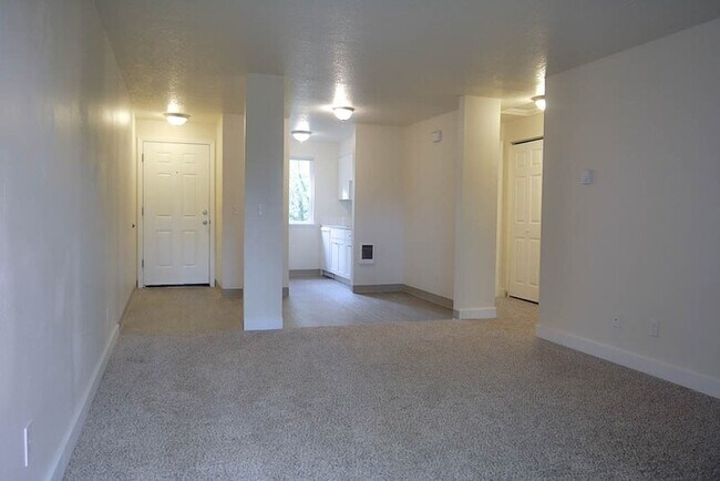 Building Photo - 20125 SW Tualatin Valley Hwy