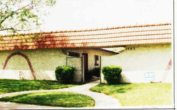 Building Photo - 1362 W Stoneridge Ct