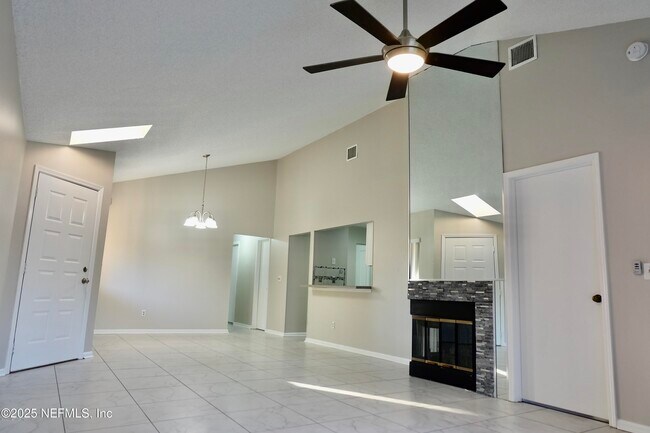 Building Photo - 9241 Arbolita Way