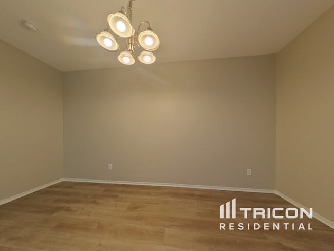 Foto del edificio - 2114 S 114th Ln