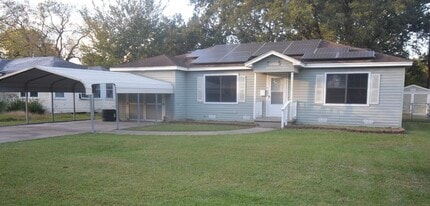 Building Photo - 3217 13th St