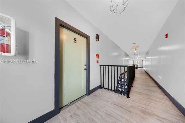 Foto del edificio - 1020 SW 23rd Ave