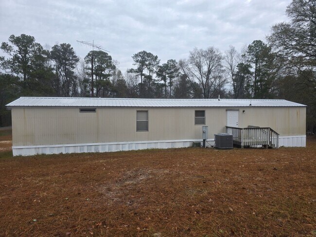 Building Photo - 885 Temple Rd