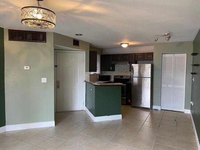 Foto del edificio - Cozy 1 Bedroom/1 Bathroom Near Millennium Mall!