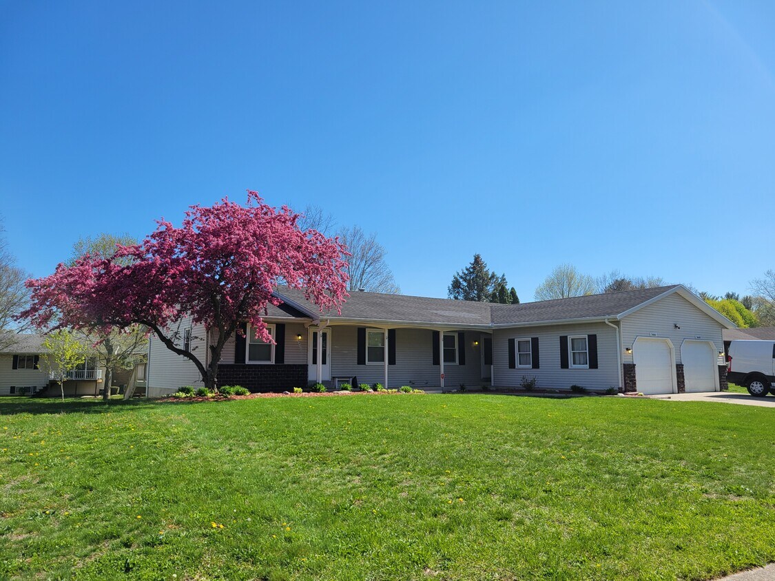 Foto principal - 5668 Roseworth Ct SE