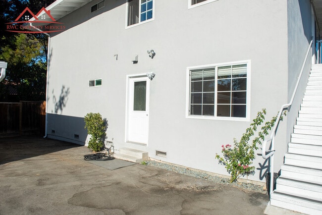 Building Photo - 144 Granada Dr