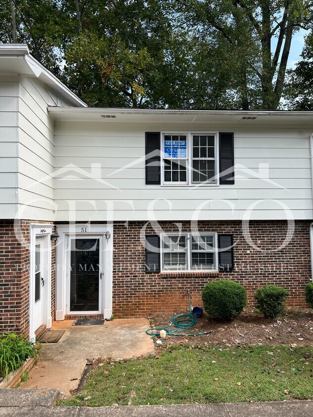 Primary Photo - 51 Summercreek Dr