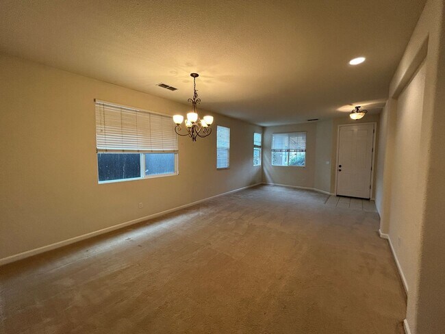 Foto del edificio - Desirable Location