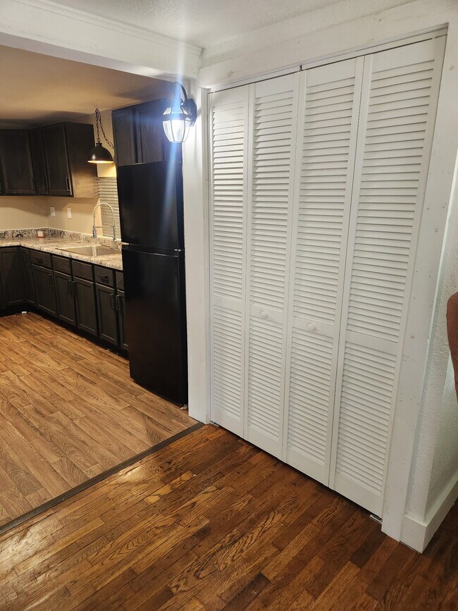 Foto del edificio - 524 N Blackstone St
