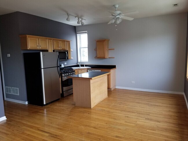 Foto del edificio - 537 N Ashland Ave