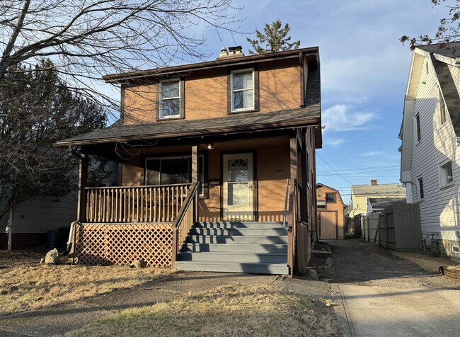 Foto del edificio - 5 Bedroom- Clintonville/North Campus