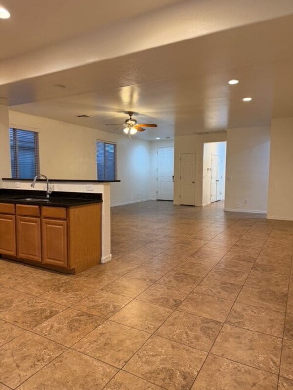 Building Photo - 2286 W Gold Dust Ave