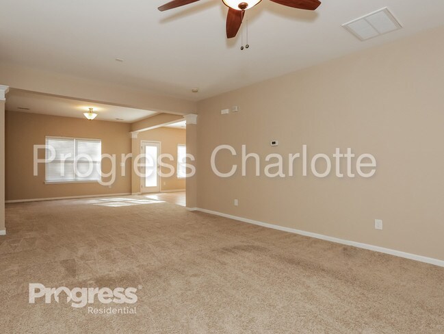 Building Photo - 5433 Stowe Derby Dr