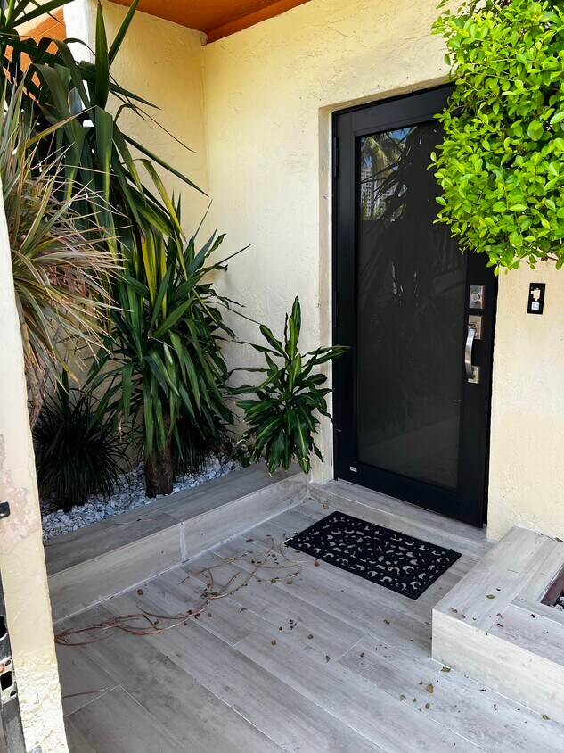 3854 NE 167th St, North Miami Beach, FL 33160 Townhome Rentals in North Miami Beach FL