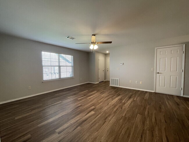 Building Photo - 3602 SW Deerfield Blvd
