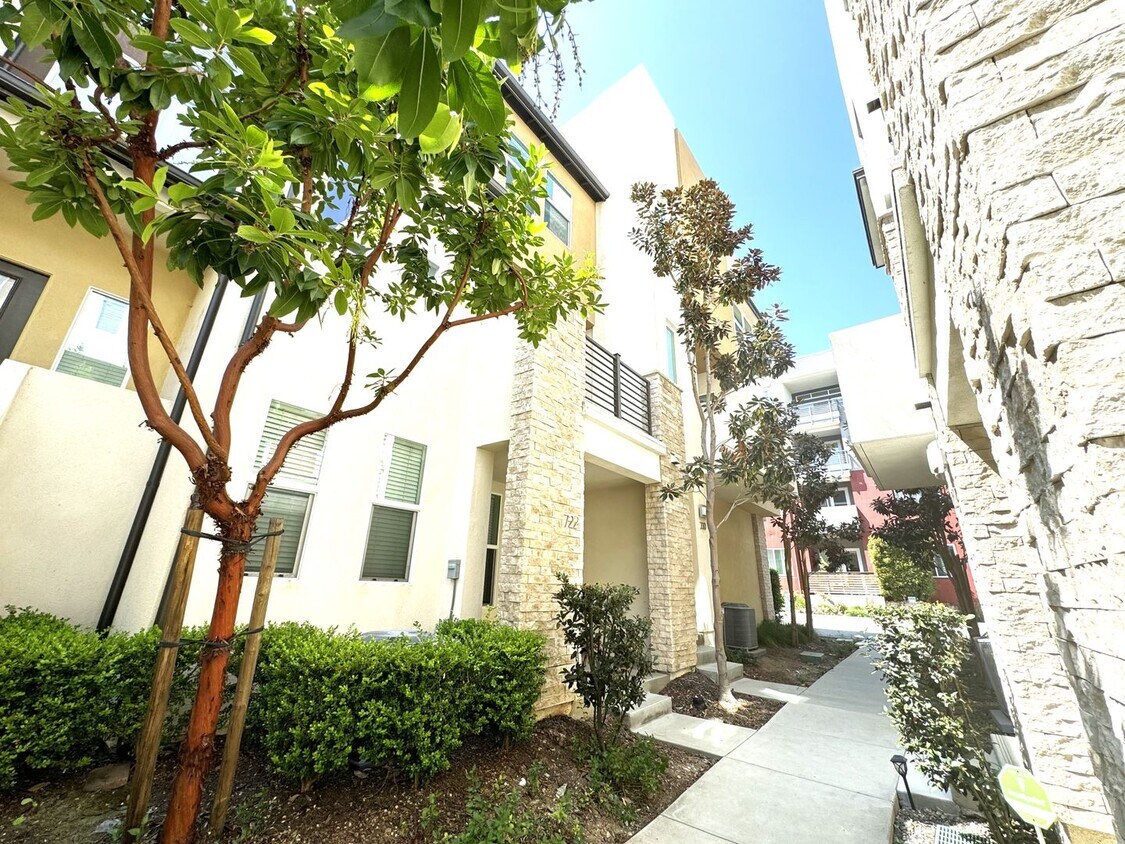 722 Brooklyn Dr, Brea, CA 92821 Condo for Rent in Brea, CA
