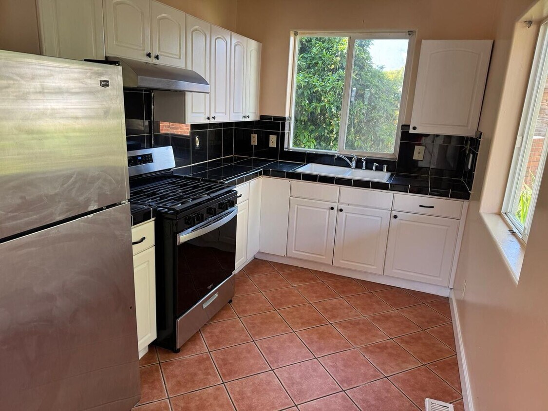 Photo - 8027 Ney Ave